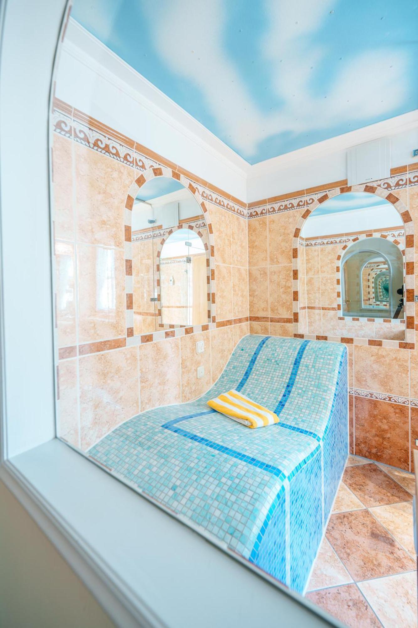 Koenig Ludwig Design Hotel Neu Zimmer Mit Sauna Oder Whirlpool Oder Mehr Altötting Exterior foto