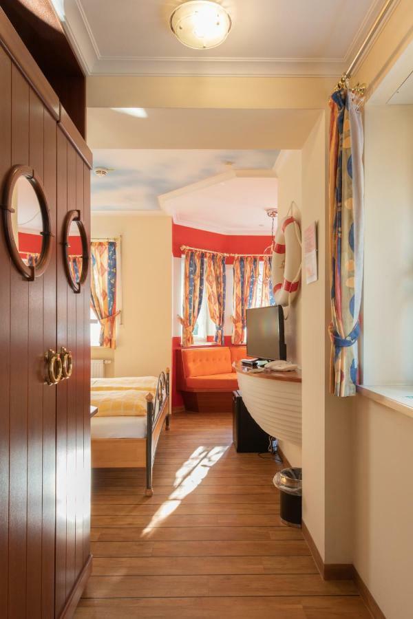 Koenig Ludwig Design Hotel Neu Zimmer Mit Sauna Oder Whirlpool Oder Mehr Altötting Exterior foto